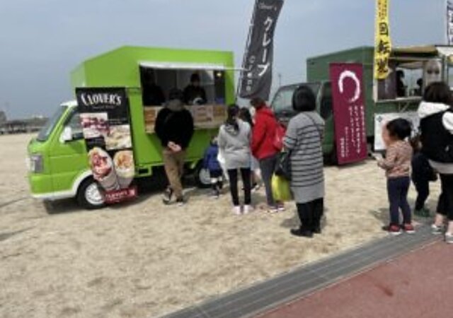 クローバーズ出店　柳川　むつごろうランド　イベント　クレープ　回転焼きのイメージ