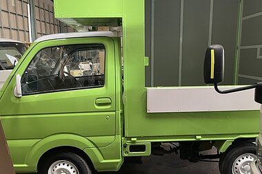当社で使用する軽キッチンカー　制作中