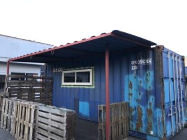 コンテナ改装　進行状況の画像